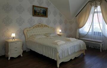 Фото номера Люкс с видом на горы Отель Hotel Central Park г. Velyikyy Bychkiv 2