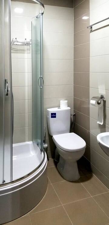 Фото номера Семейный полулюкс Отель Hotel Central Park г. Velyikyy Bychkiv 2