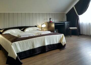 Фото номера Семейный полулюкс Отель Hotel Central Park г. Velyikyy Bychkiv 14