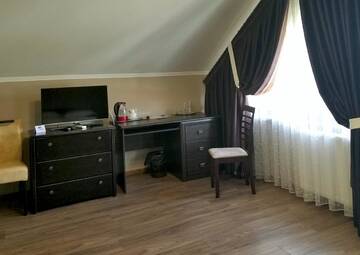 Фото номера Семейный полулюкс Отель Hotel Central Park г. Velyikyy Bychkiv 11