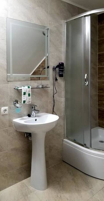 Фото номера Семейный полулюкс Отель Hotel Central Park г. Velyikyy Bychkiv 9