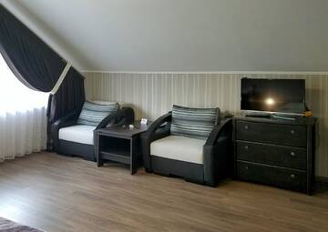 Фото номера Семейный полулюкс Отель Hotel Central Park г. Velyikyy Bychkiv 19